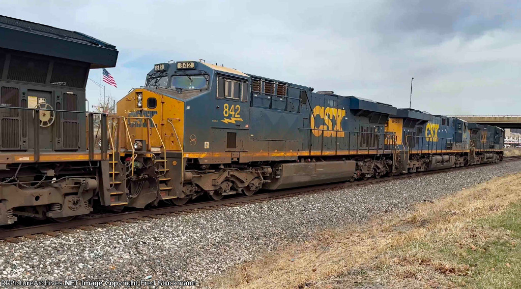 CSX 842